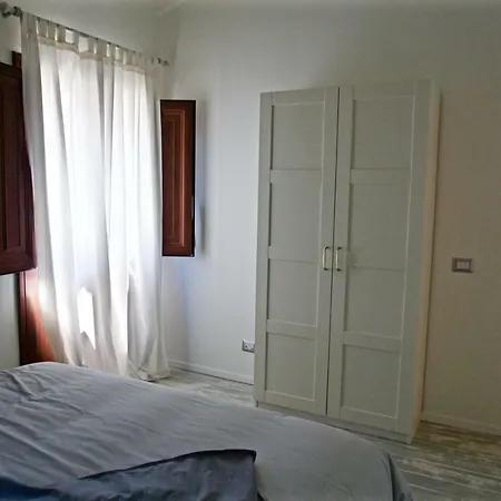 Piazza San Giorgio 9/10 Holiday home *