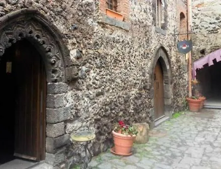 Piazza San Giorgio 9/10
